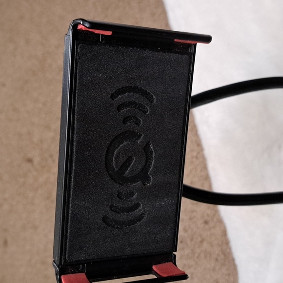 Hands Free Neck Phone Holder - Picture 7 of 9